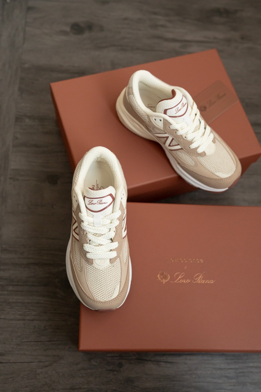 Loro Piana x New Balance Sneaker beige