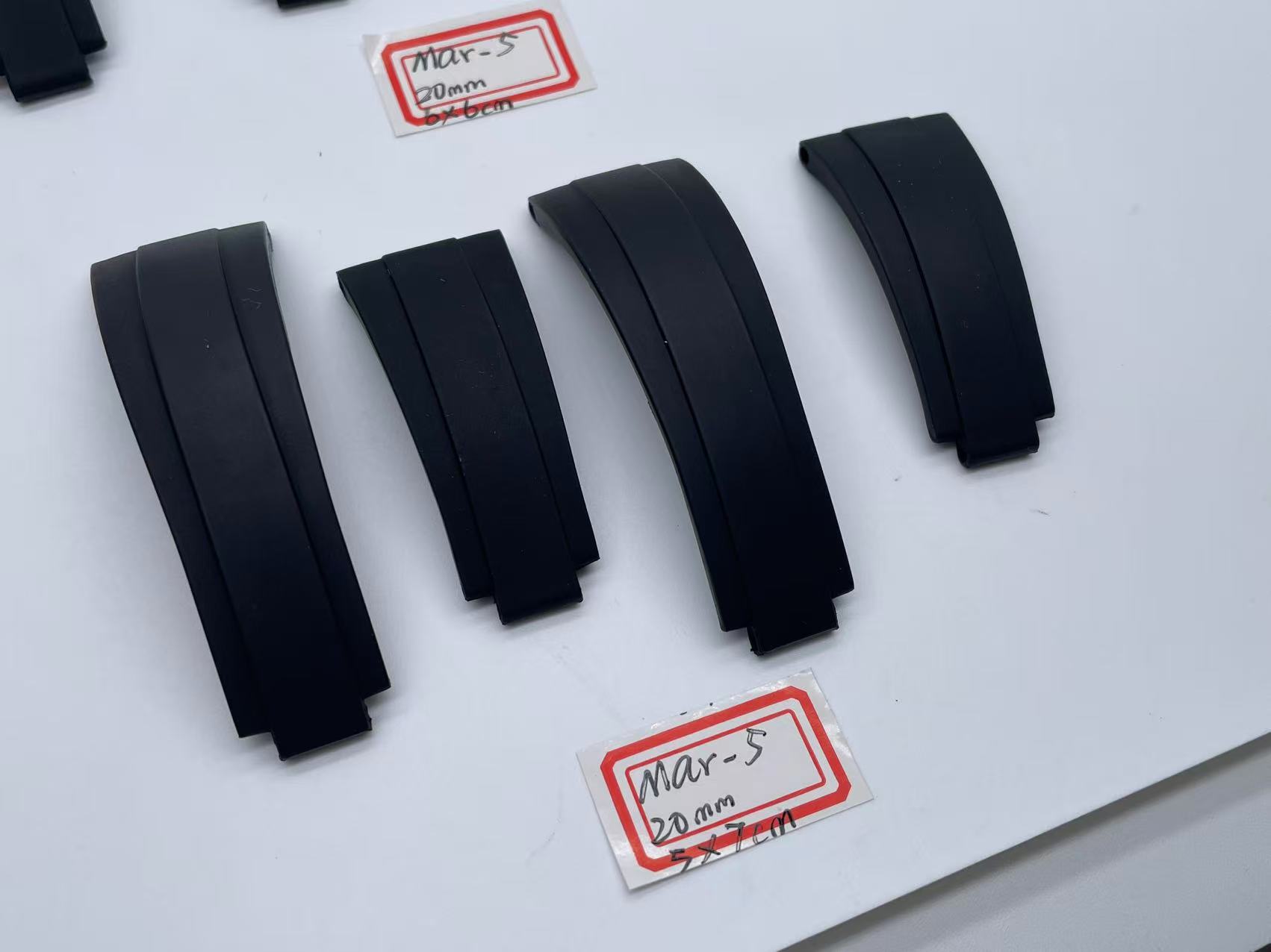 OysterFlex Black Rubber Strap 20mm 6x6cm