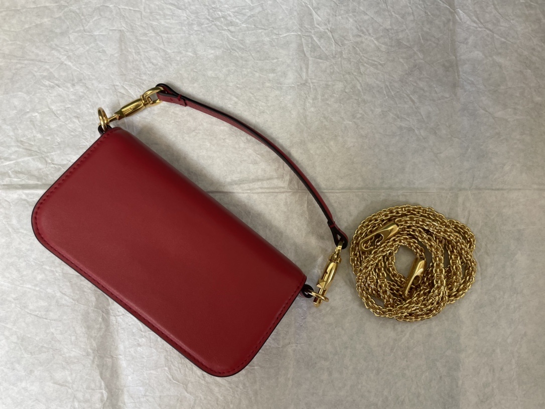 Valentino Garavani Leather shoulder bag