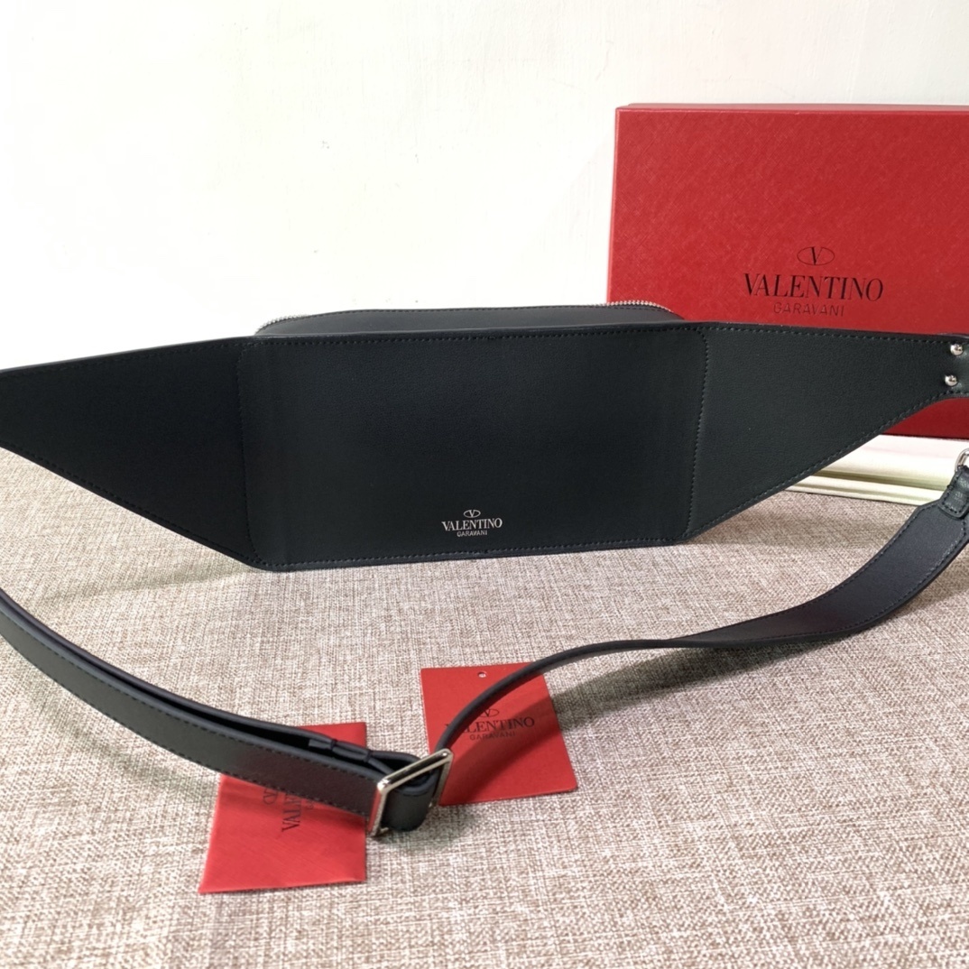 Valentino Garavani VLTN belt bag