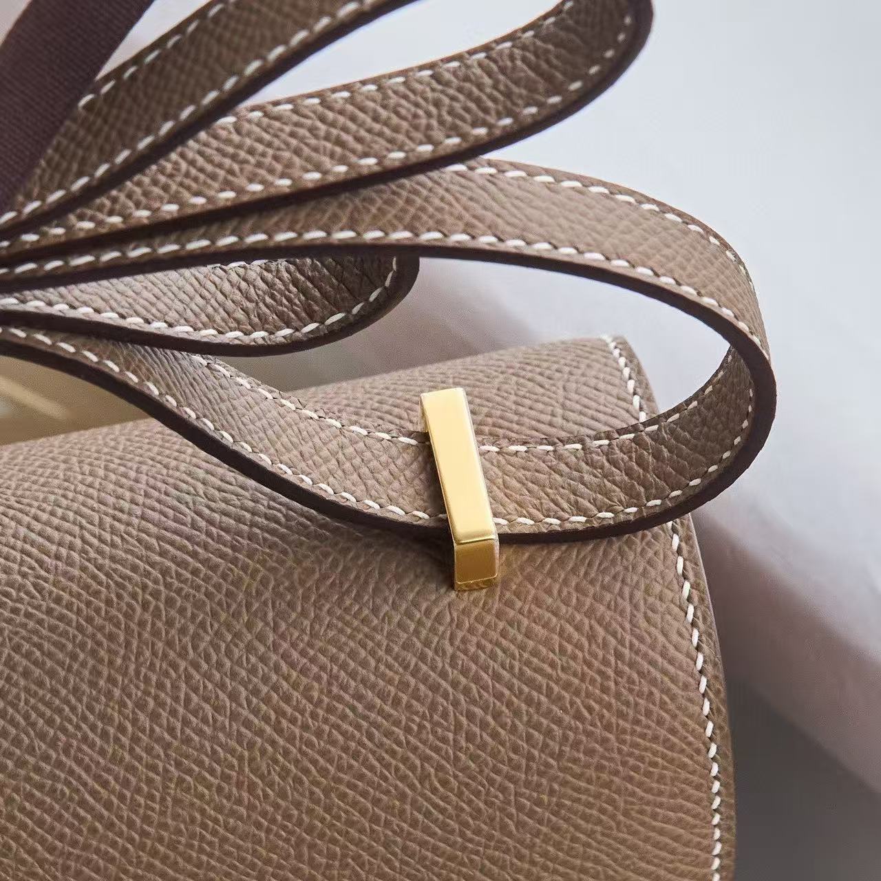 Hermès Constance 18 Shoulder Bag in Etoupe Epsom leather with gold hardware