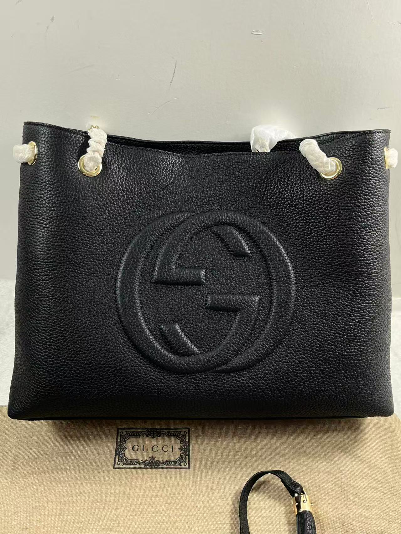 Gucci Black Pebbled Leather Medium bag