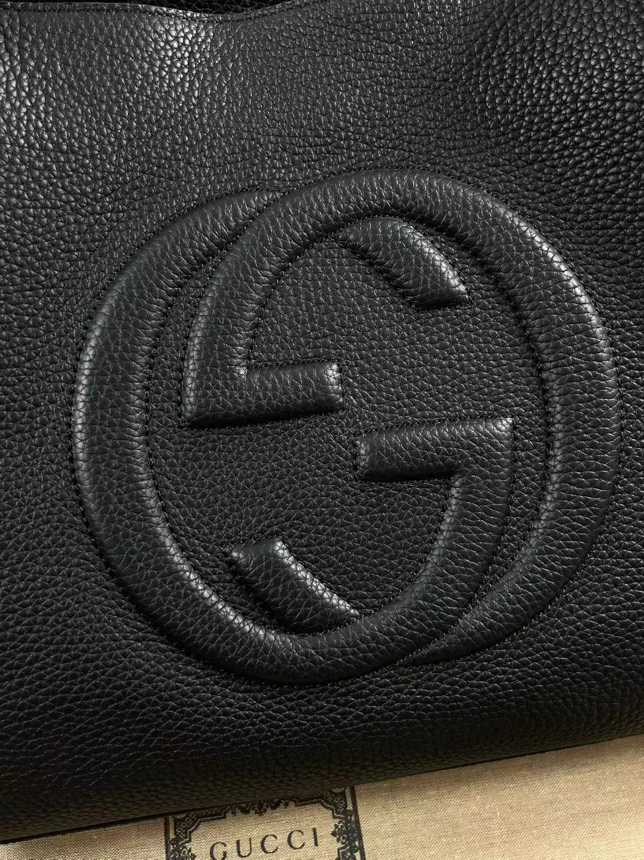 Gucci Black Pebbled Leather Medium bag