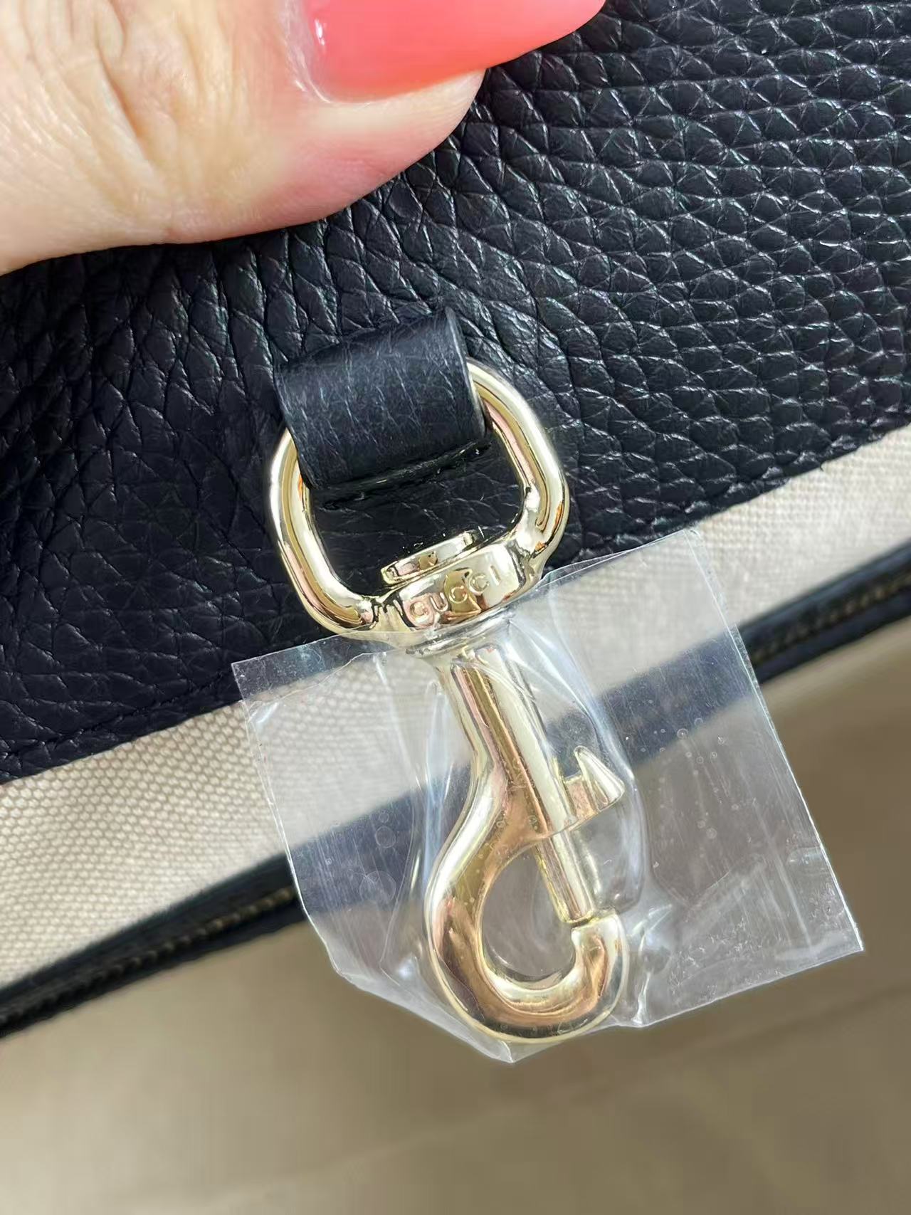 Gucci Black Pebbled Leather Medium bag