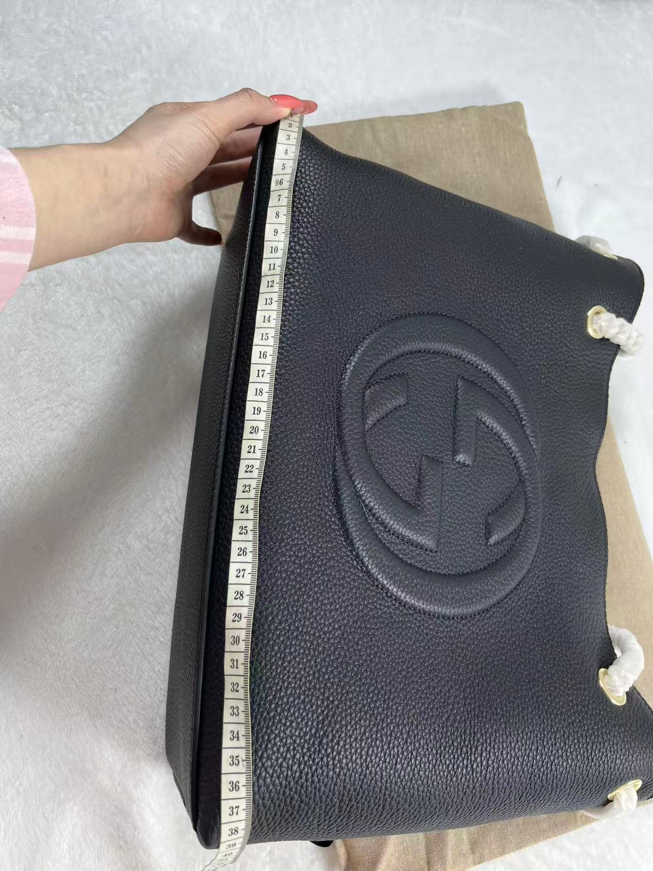 Gucci Black Pebbled Leather Medium bag
