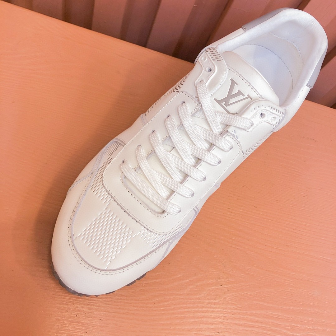 LV 1ACW23Run Away Sneaker