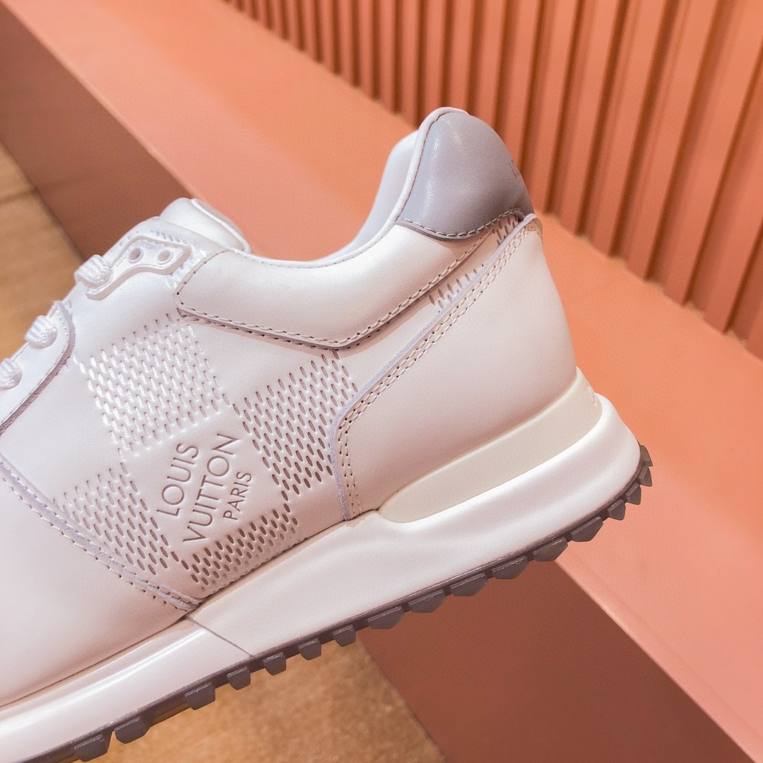 LV 1ACW23Run Away Sneaker