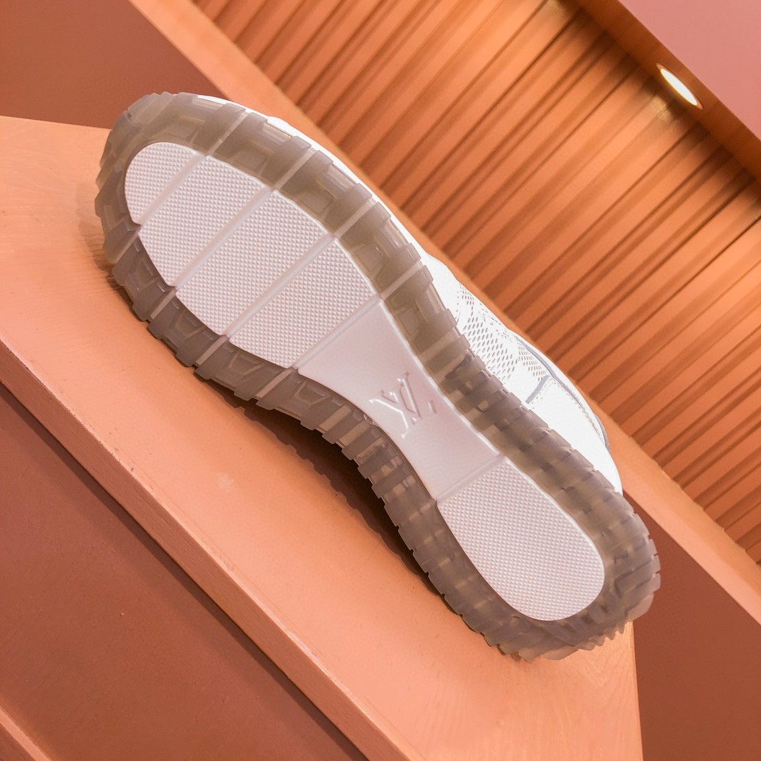 LV 1ACW23Run Away Sneaker