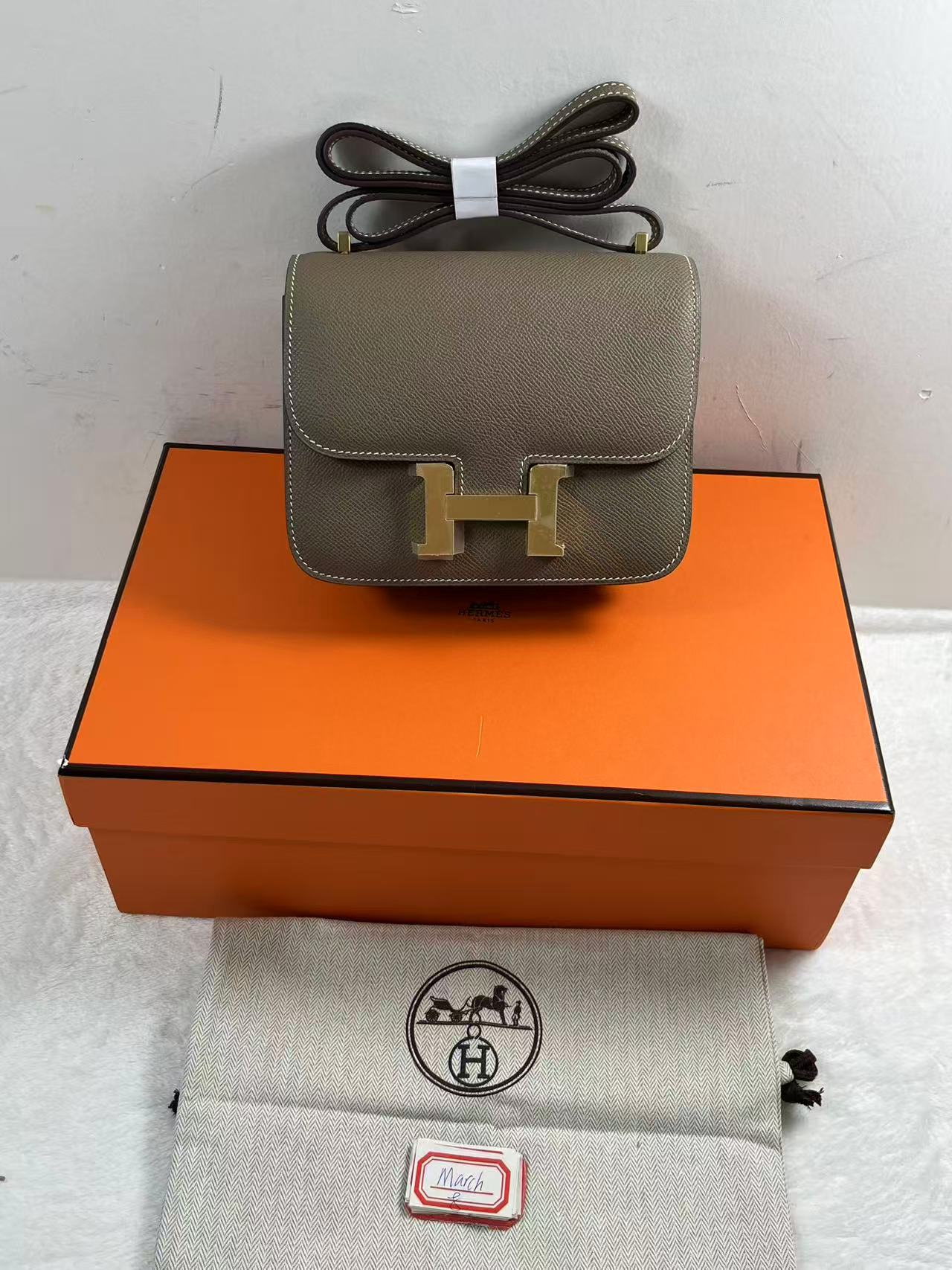 Hermès Constance 18 Shoulder Bag in Etoupe Epsom leather with gold hardware