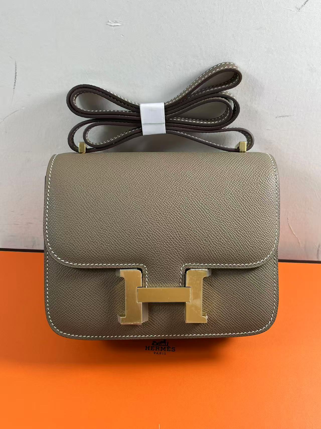 Hermès Constance 18 Shoulder Bag in Etoupe Epsom leather with gold hardware