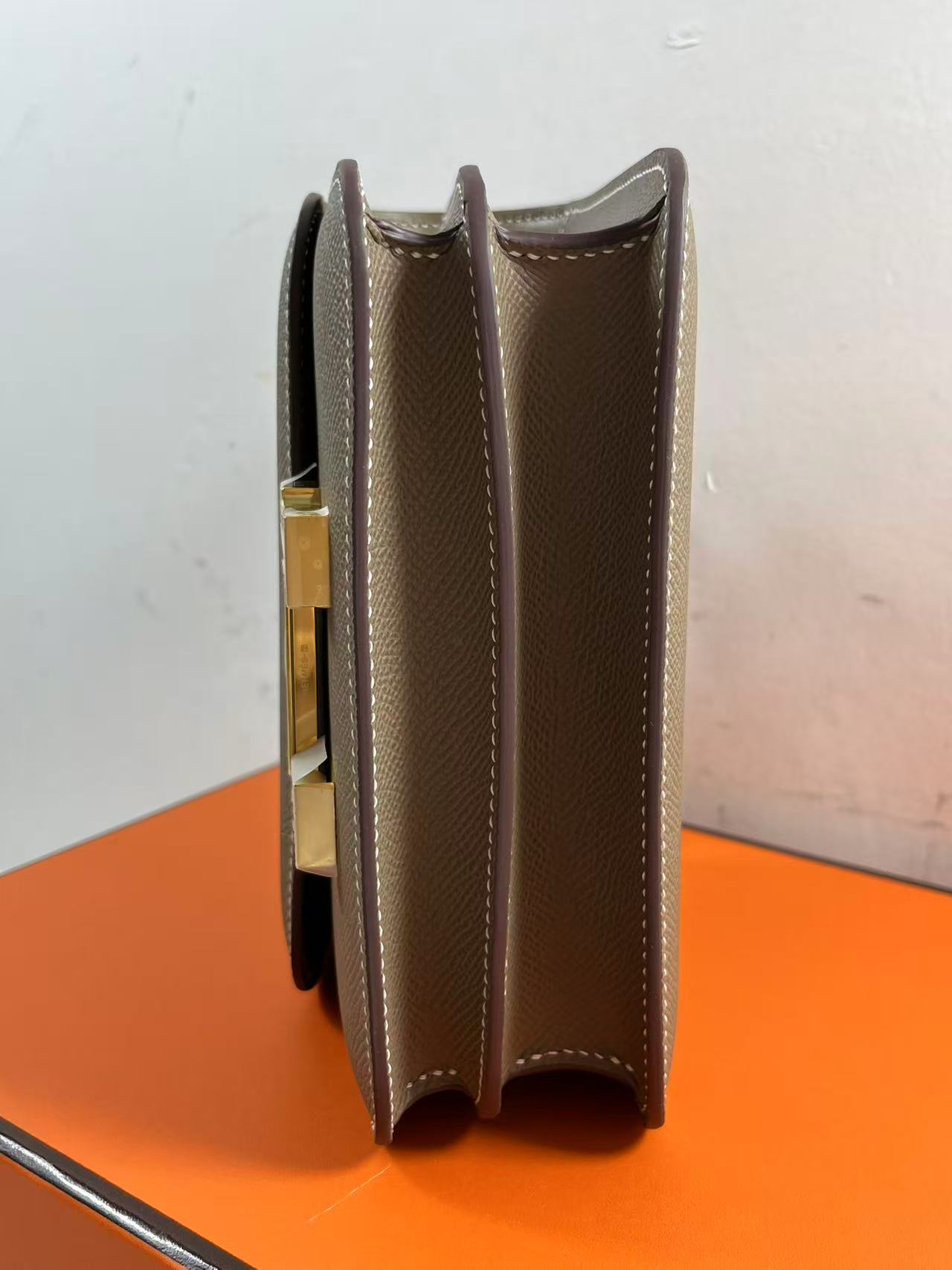 Hermès Constance 18 Shoulder Bag in Etoupe Epsom leather with gold hardware
