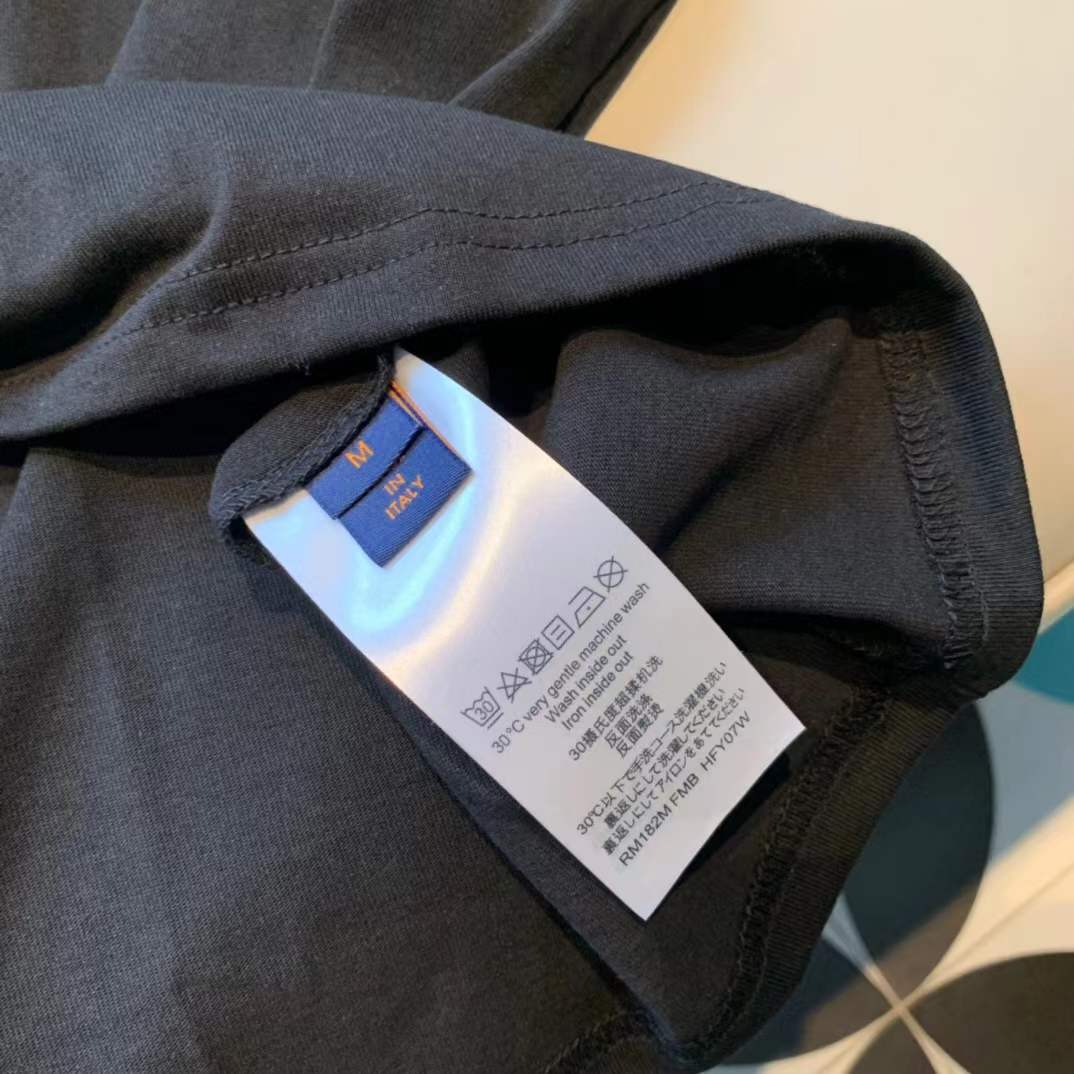 LV black cotton t-shirt is a Philipp Plein teddy bear graphic t-shirt