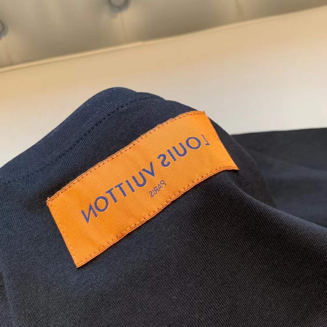 LV black cotton t-shirt is a Philipp Plein teddy bear graphic t-shirt