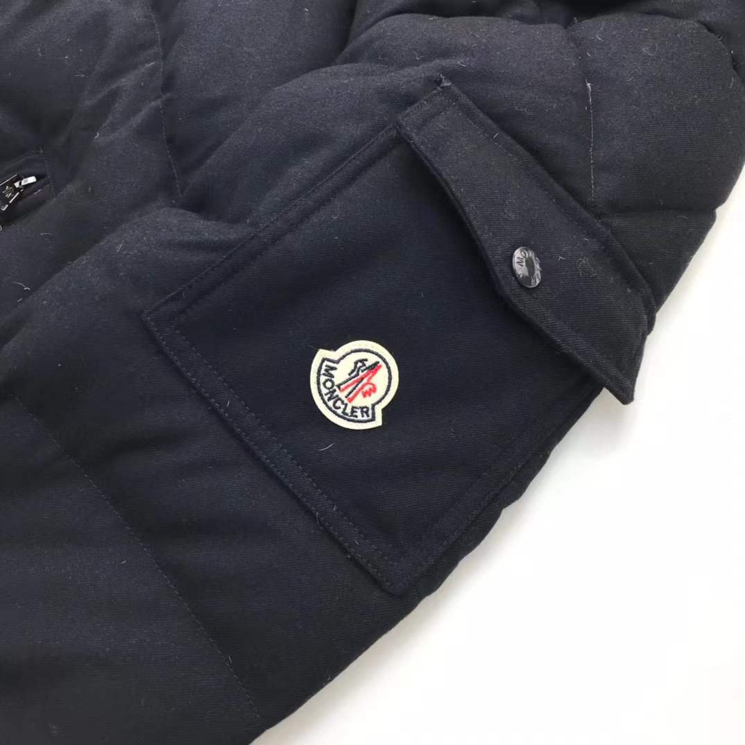 Moncler Montgenevre short down jacket