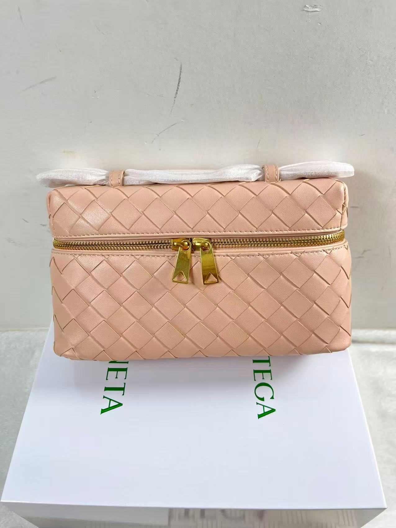 Bottega Veneta Bang Bang Vanity Case | Neiman Marcus