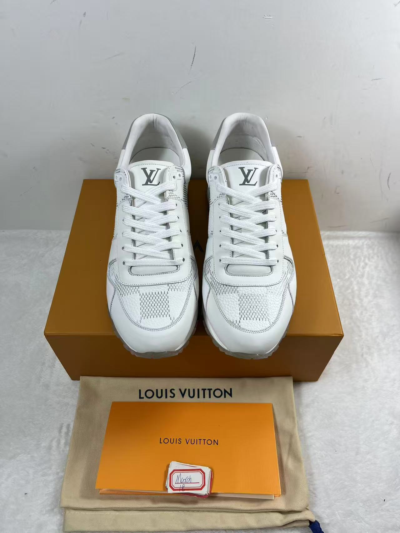 LV 1ACW23Run Away Sneaker