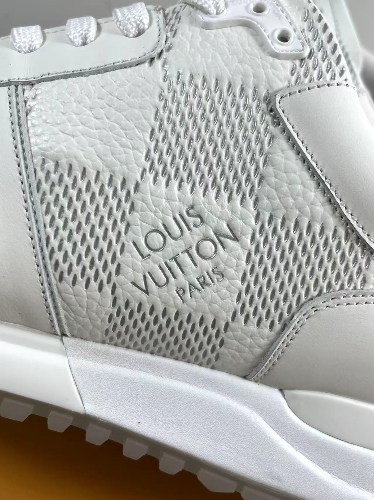 LV 1ACW23Run Away Sneaker