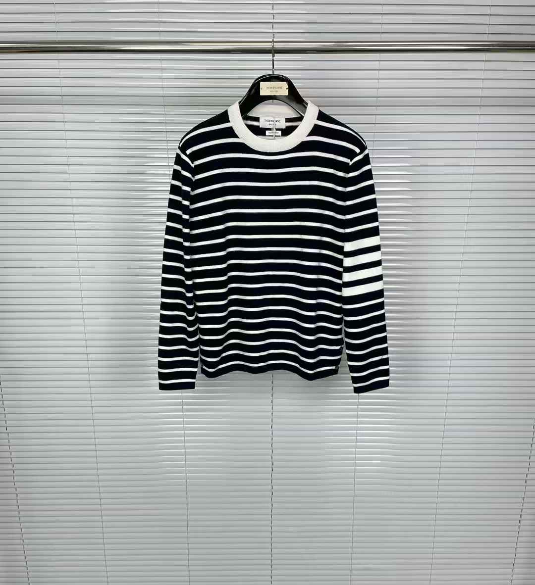 Thom browne black and grey striped long-sleeve crew neck sweaters