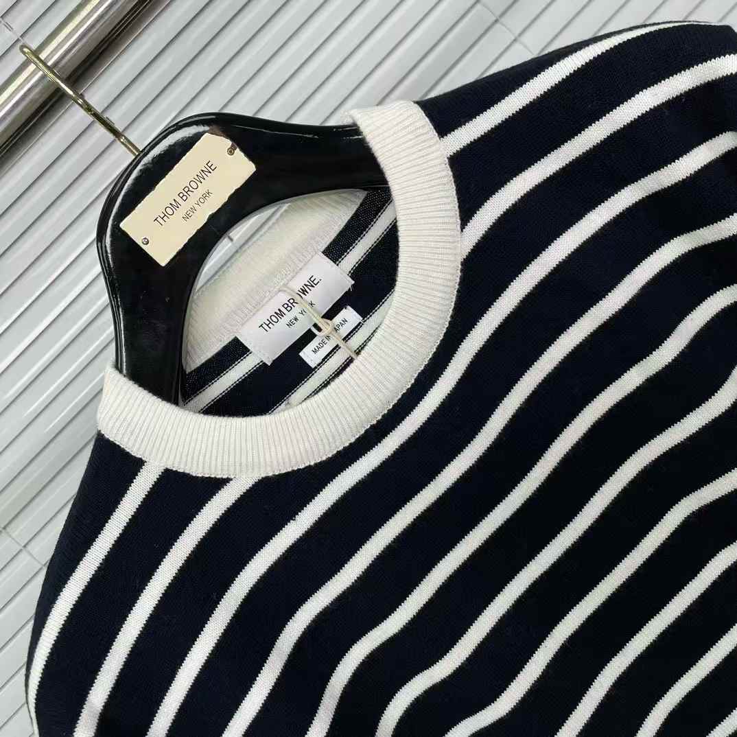 Thom browne black and grey striped long-sleeve crew neck sweaters