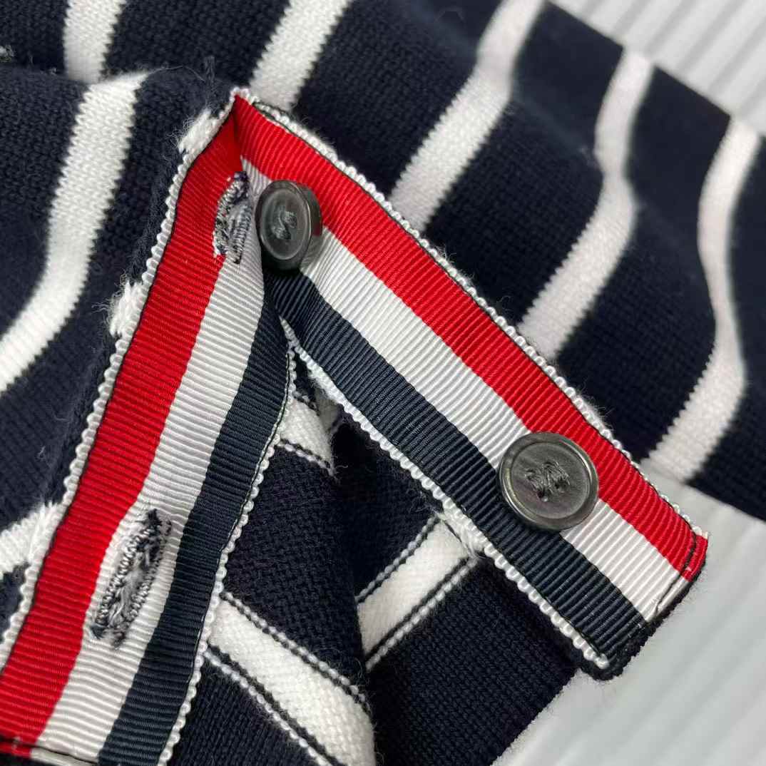 Thom browne black and grey striped long-sleeve crew neck sweaters