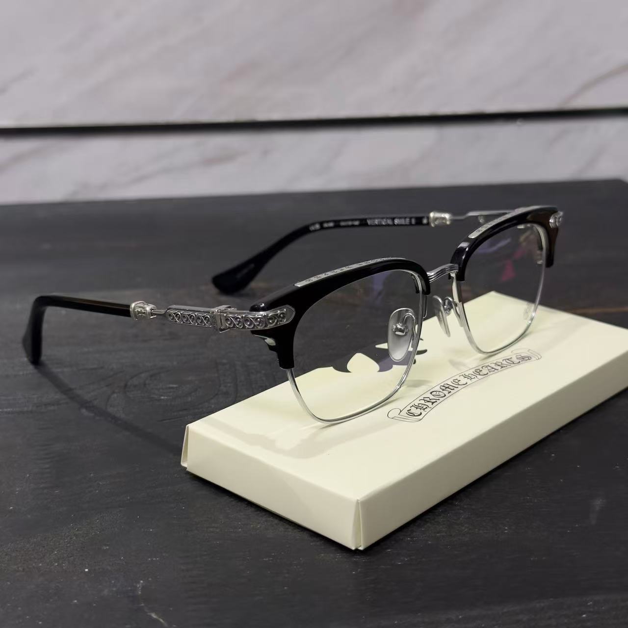 Chrome Hearts BONENNOISSEUR II spectacles featuring a black and brushed silver design.