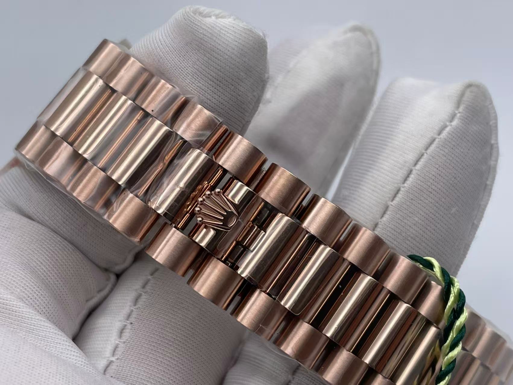 RDD0381A - DayDate 40mm Flt Wt RG/RG O-Gry/Rm/Stk CBDVR3255 $718