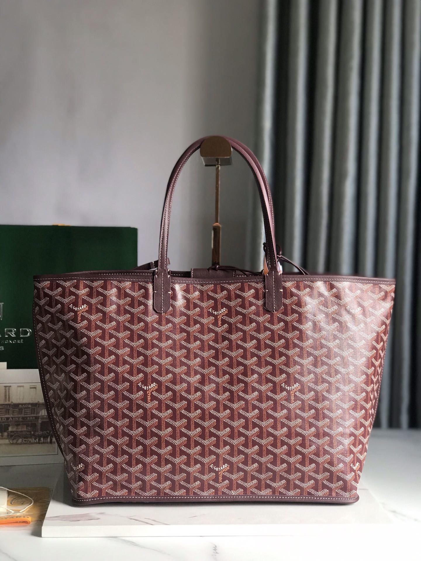Goyard Saint Louis Tote PM in burgundy