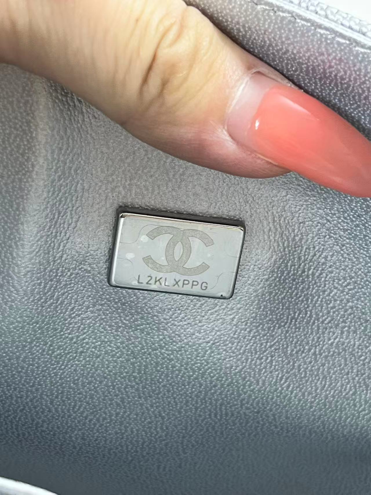 Chanel metallic silver quilted leather flap bag 25cm