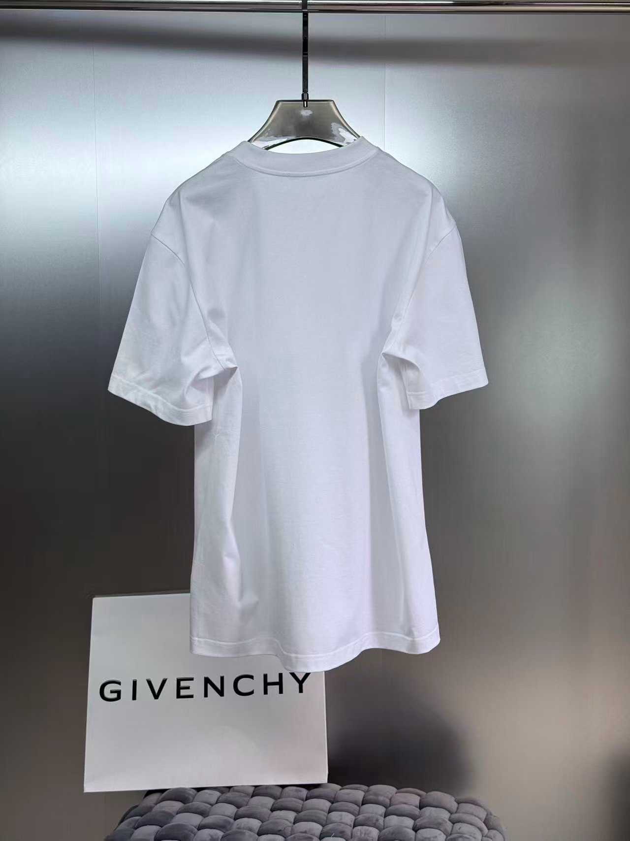 Givenchy Paris T-shirt features green embroidery