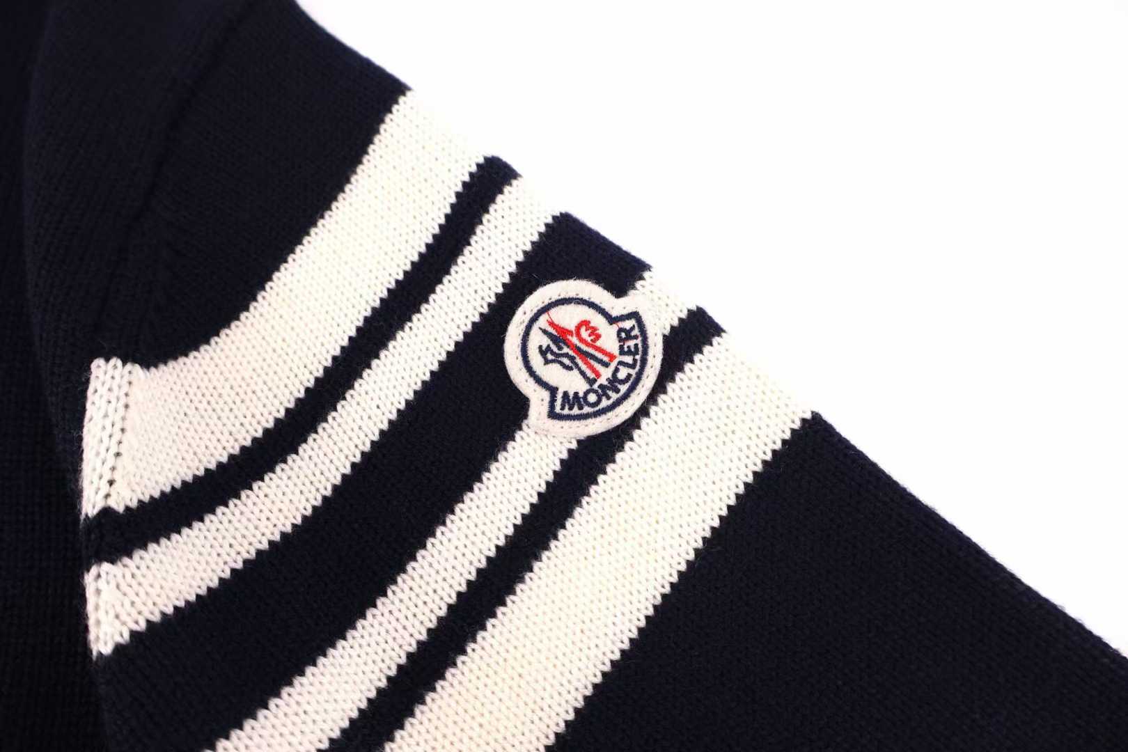 Moncler logo-embroidered striped-sleeve sweater navy blue cotton crewneck