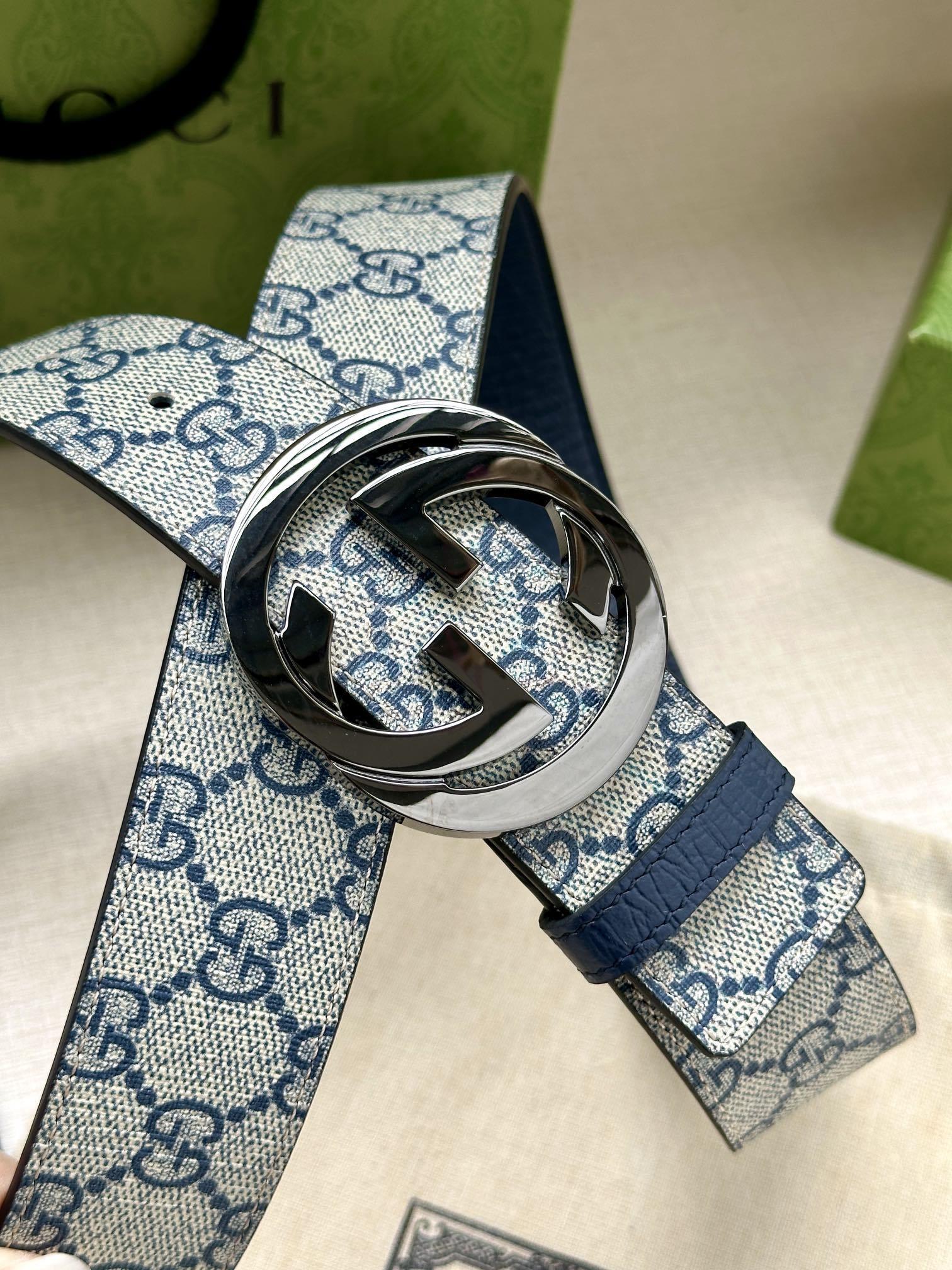 Gucci Interlocking G Belt in beige and blue GG Supreme canvas with a silver-toned buckle