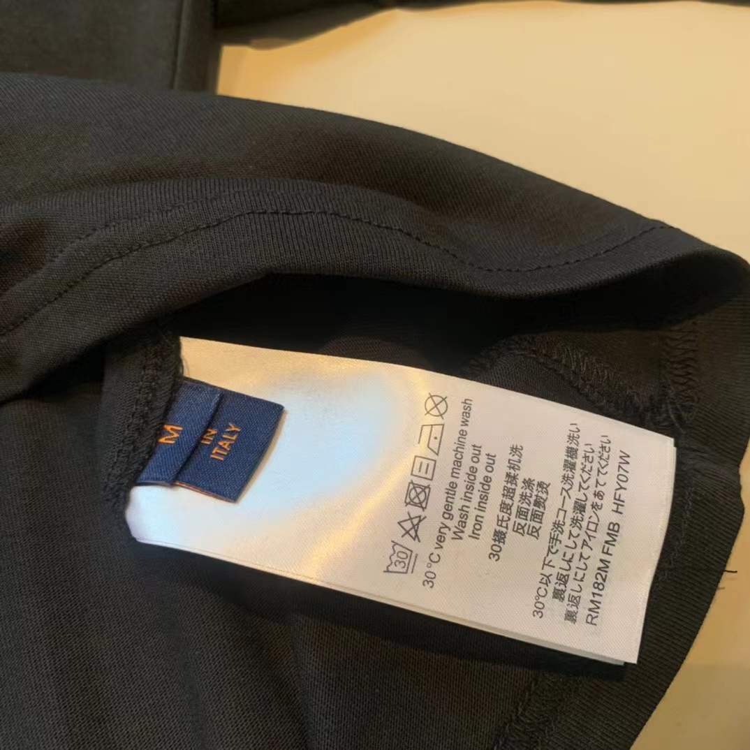 LV t-Shirt Black