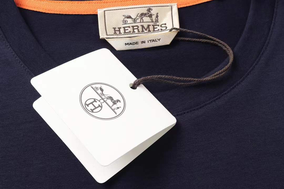 Hermès men's t-shirt featuring a "HERMÈS PARIS" graphic print