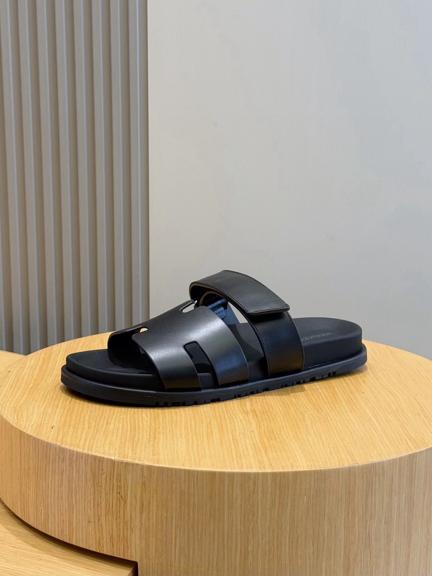 Hermes Calfskin Mens Chypre Sandal black