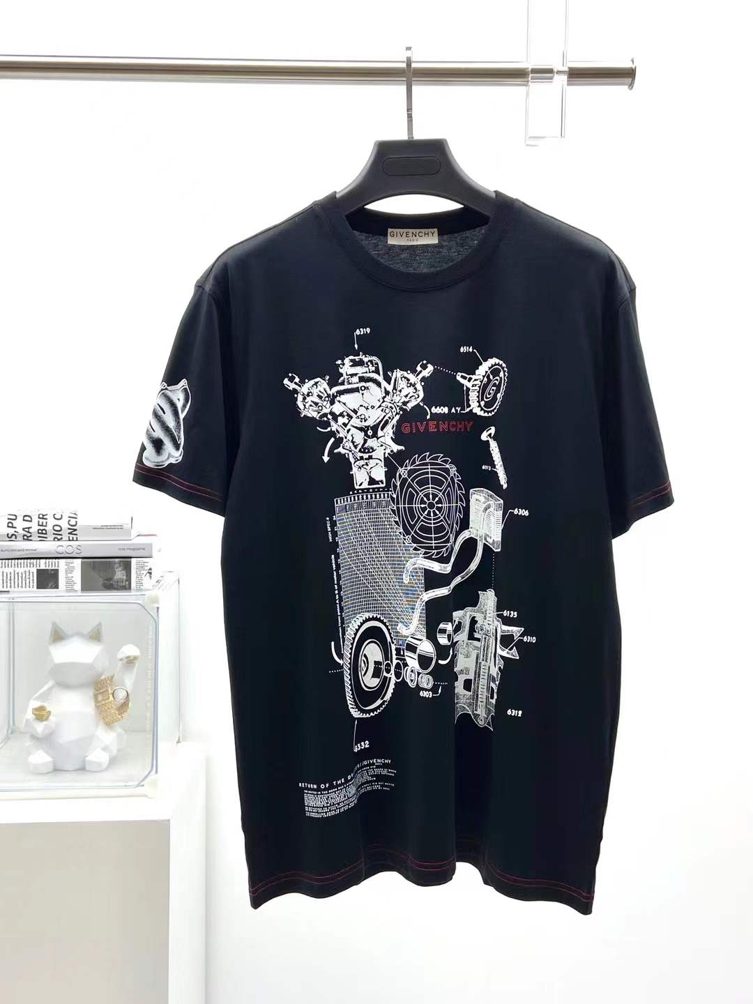 givenchy black cotton Givenchy Schematics print t-shirt featuring a graphic schematic design on the front and logo detail