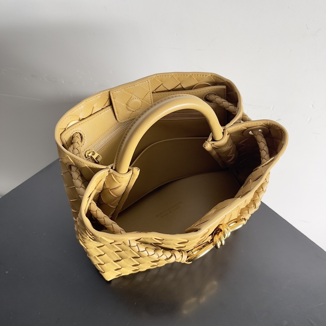 Bottega Veneta Small Andiamo top handle bag in a woven leather design