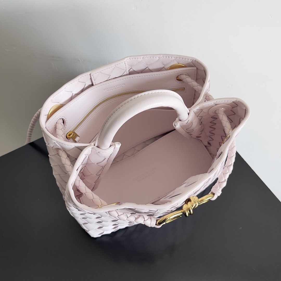 Bottega Veneta Andiamo Small Top Handle Bag