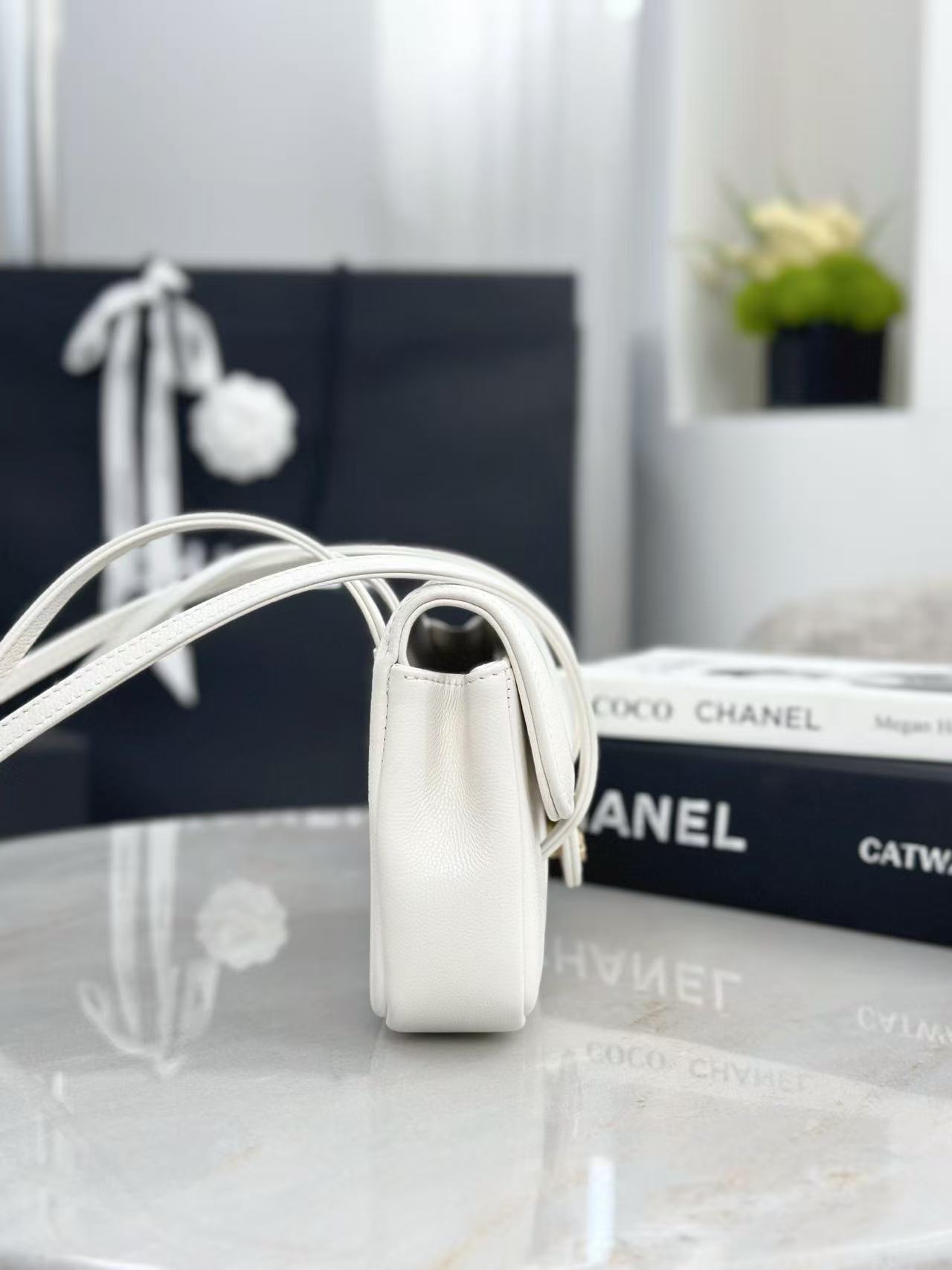 Chanel White Unused Clutch in Grainy Shiny