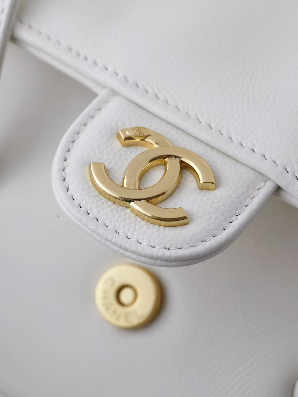 Chanel White Unused Clutch in Grainy Shiny