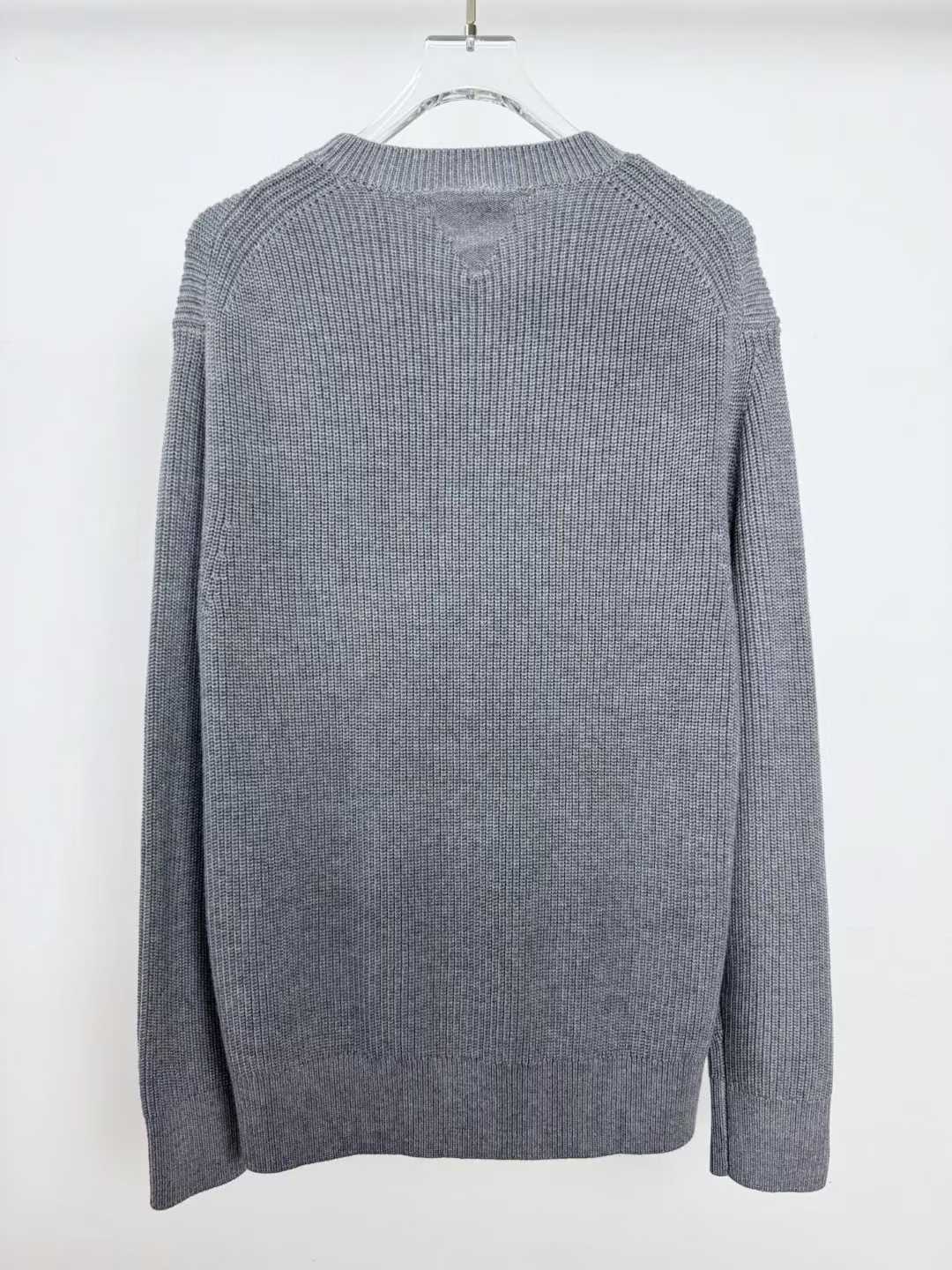Bottega Veneta gray knitted crew neck sweater