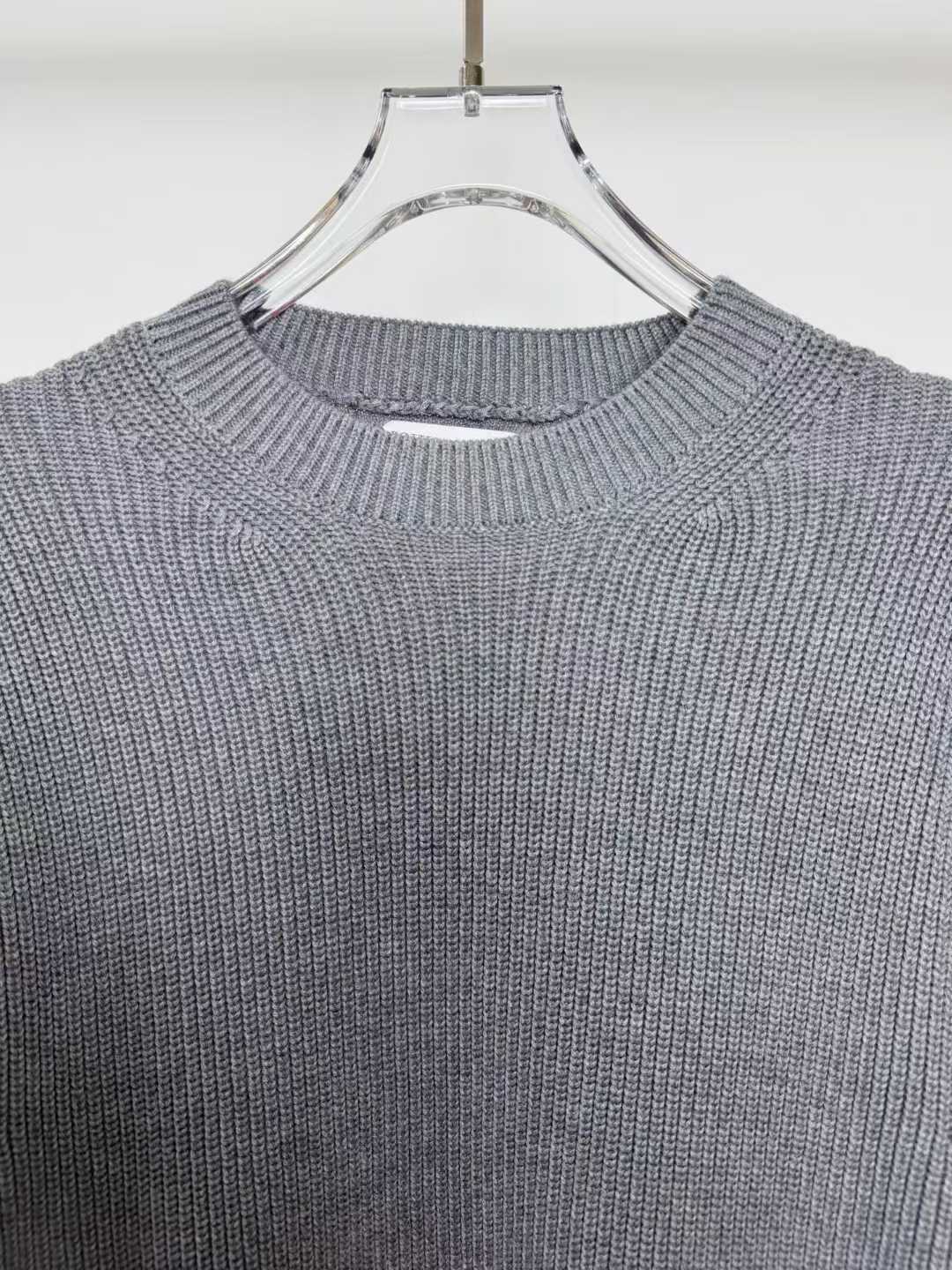 Bottega Veneta gray knitted crew neck sweater