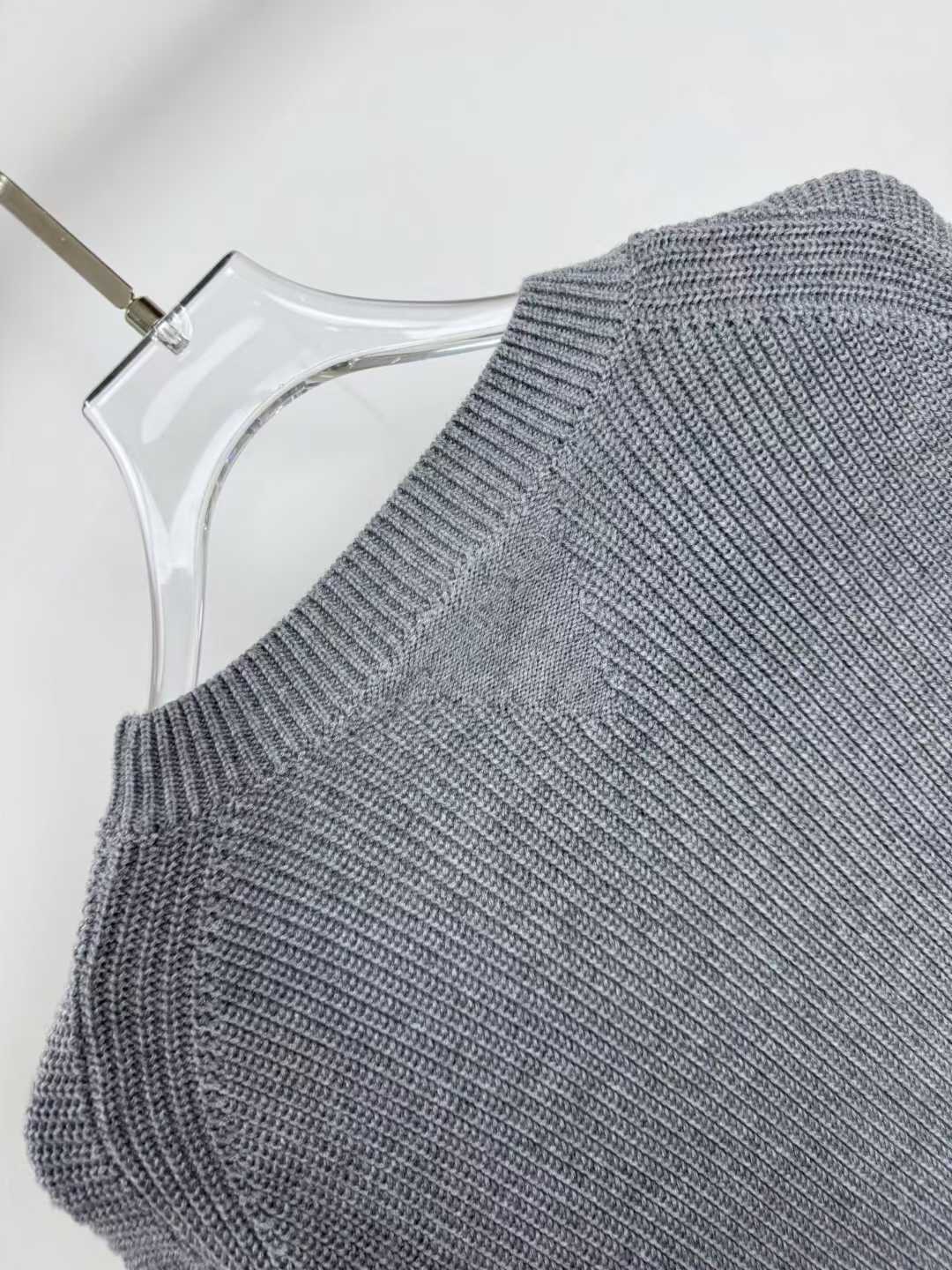 Bottega Veneta gray knitted crew neck sweater