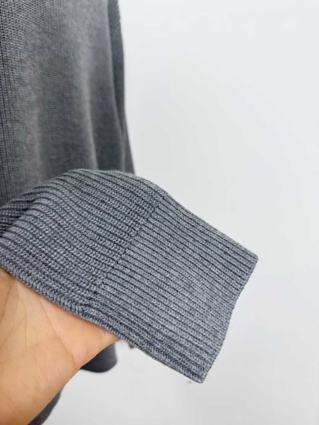 Bottega Veneta gray knitted crew neck sweater