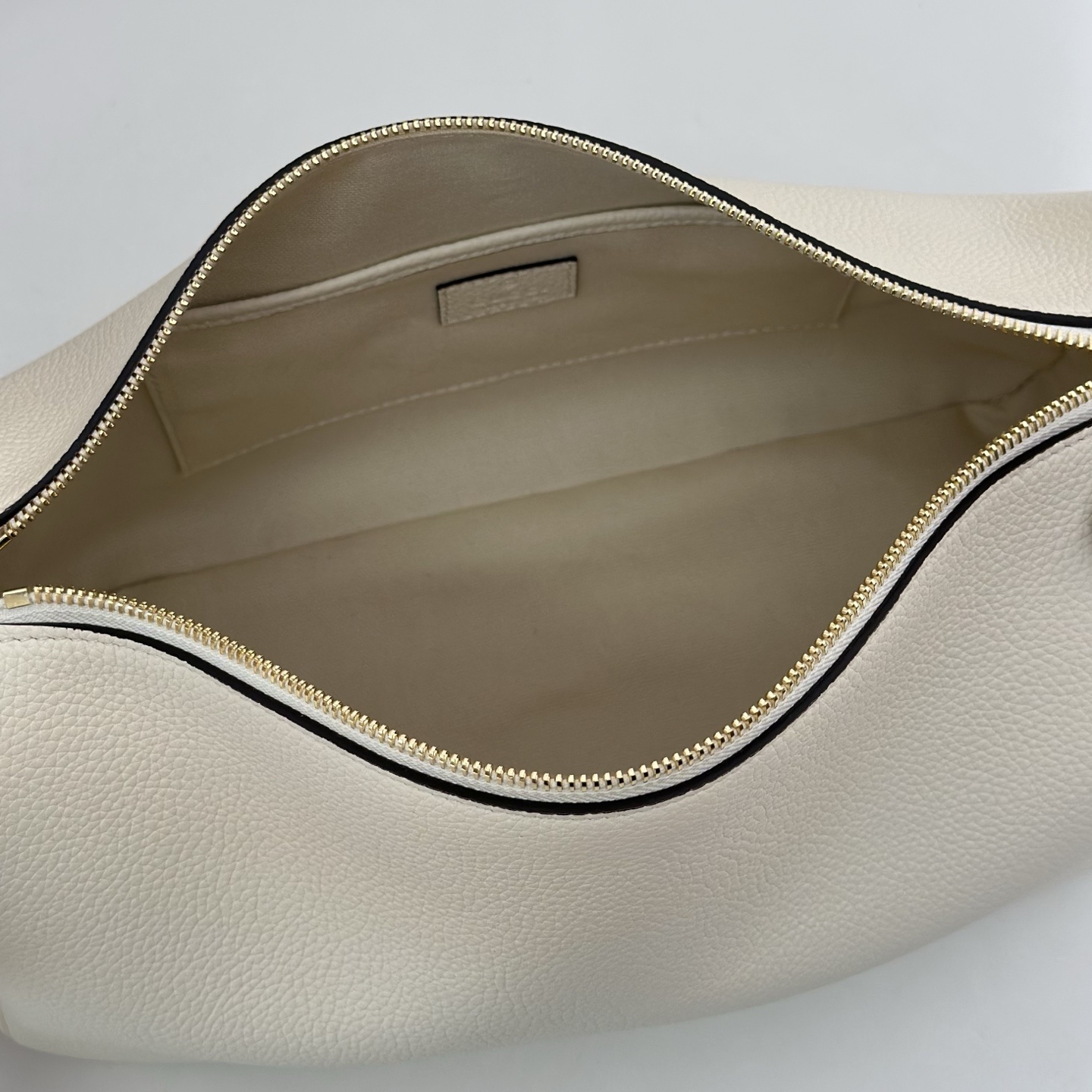 Gucci Half Horsebit Medium Leather Shoulder Bag in white leather