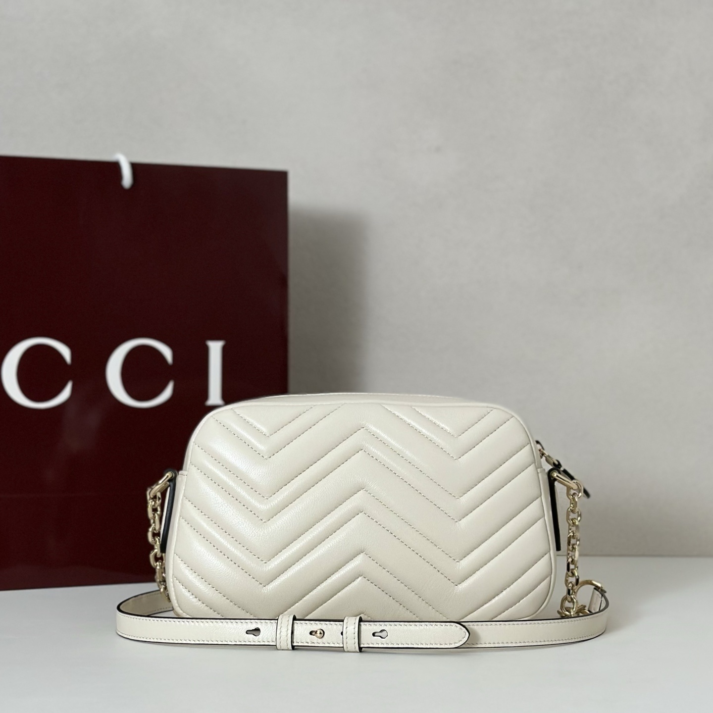 Gucci GG Marmont Matelassé Small Camera Bag in white leather
