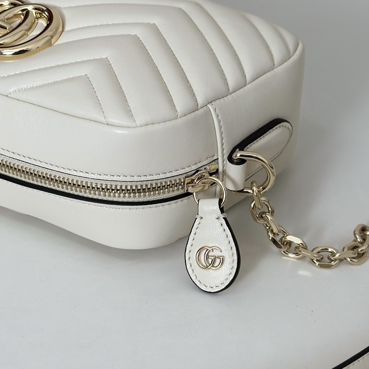 Gucci GG Marmont Matelassé Small Camera Bag in white leather