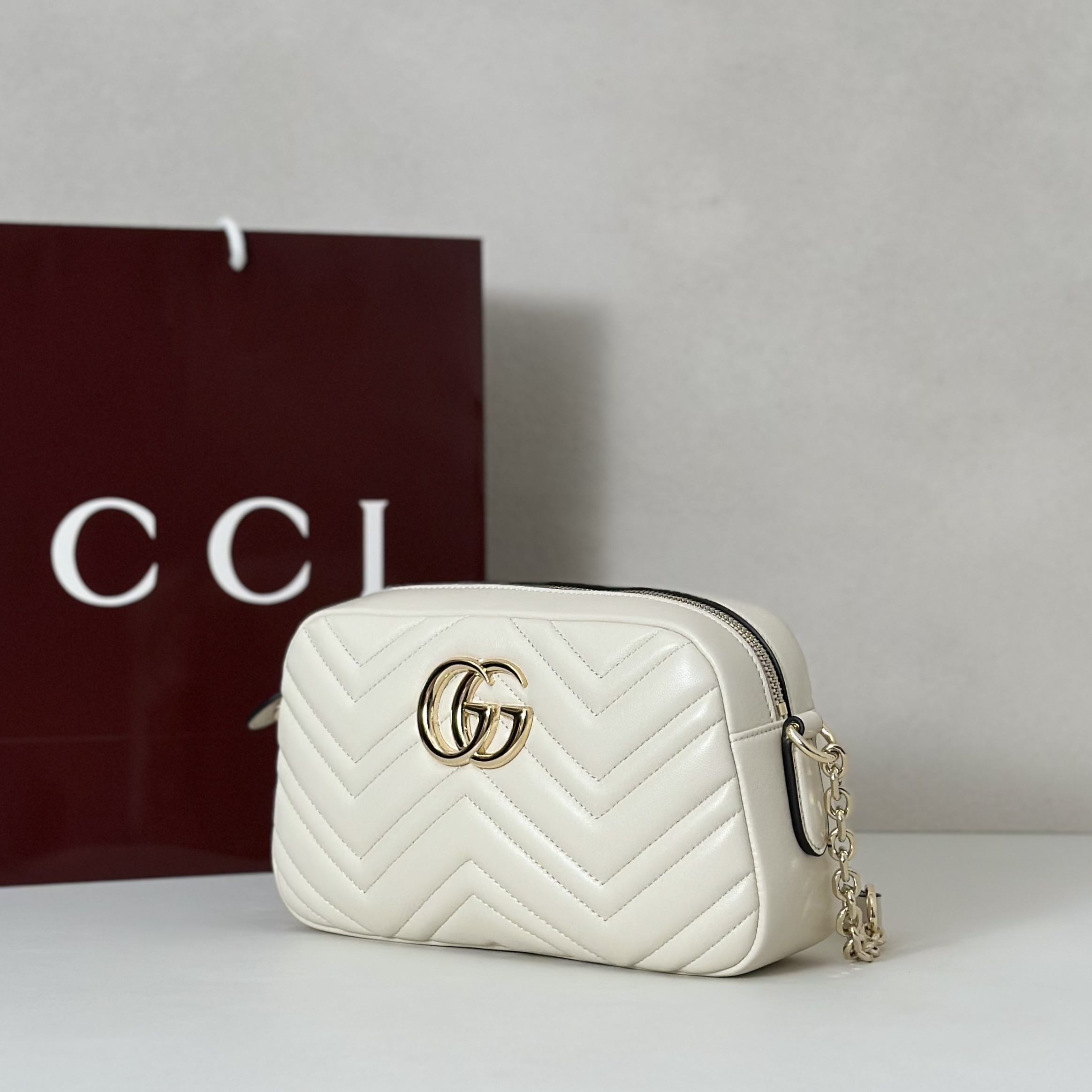 Gucci GG Marmont Matelassé Small Camera Bag in white leather
